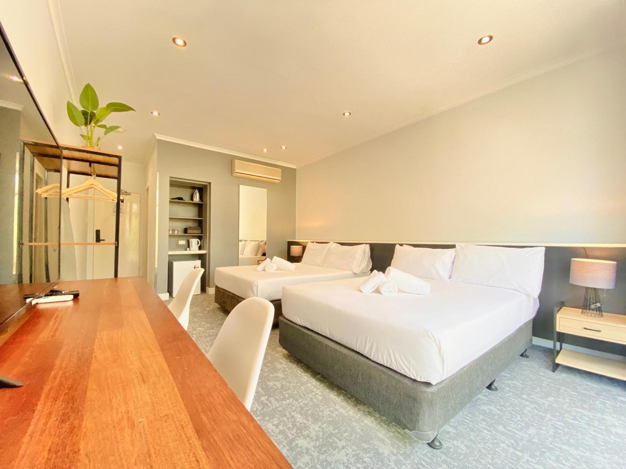 The Parkmore Hotel Melbourne Bagian luar foto