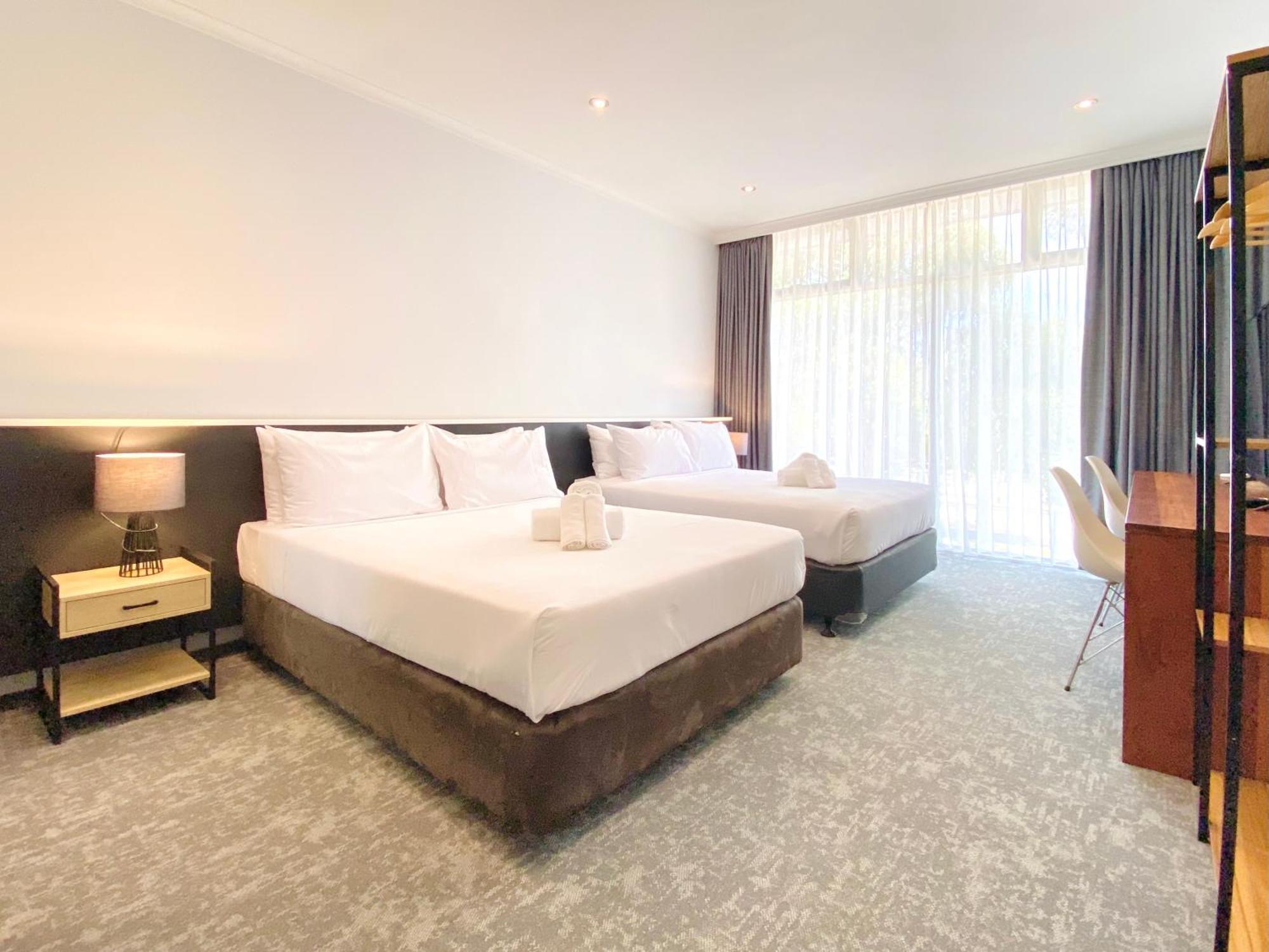 The Parkmore Hotel Melbourne Bagian luar foto